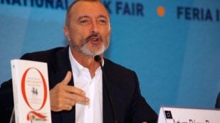 Arturo Perez-Reverte durante su encuentro con mil jovenes en Guadalajara. Foto: REAL ACADEMIA ESPAÑOLA.