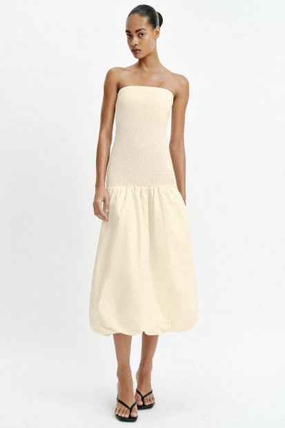 Vestido crema Zara