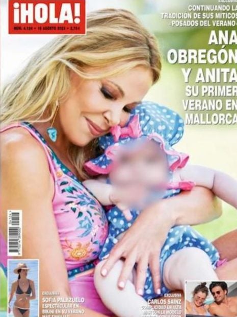 El primer posado de Ana en verano con su nieta. (Foto: Redes Sociales)
