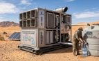 Máquina capaz de extraer hasta 1.000 litros de agua potable al día del aire (Imagen hecha con IA)