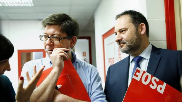 La juez concluye que el acosador Salazar estuvo enchufado en Dos Hermanas hasta que Sánchez se lo llevó a La Moncloa 