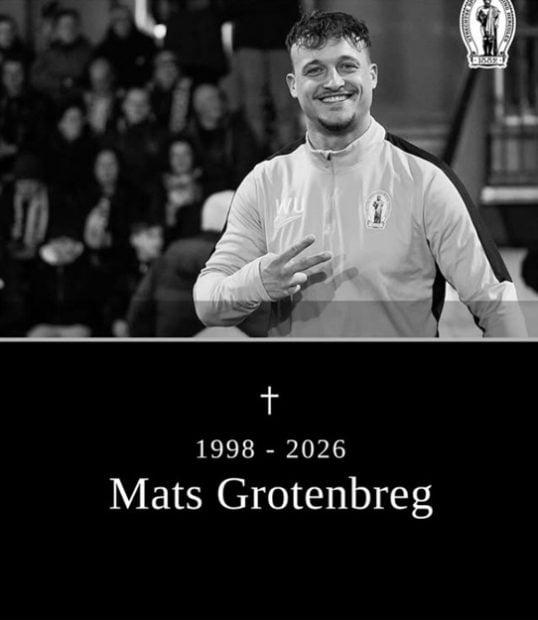 Mats Grotenbreg en una imagen compartida por el equipo HSV Hercules en el que era un h&eacute;roe (Instagram).