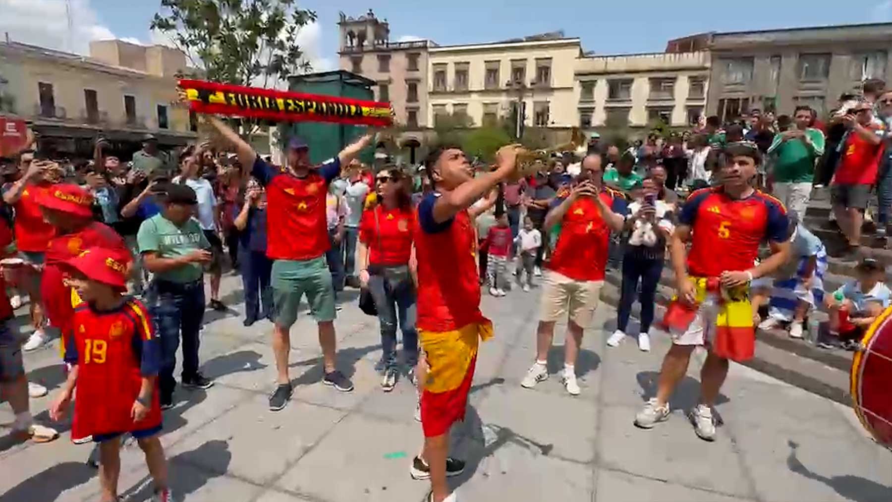 La afición española conquista Guadalajara y a la afición mexicana: ¡todos van con España!