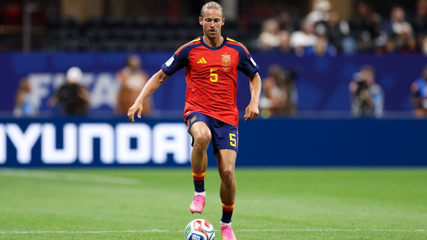 Alineación oficial de España contra Uruguay: Llorente y Merino, titulares