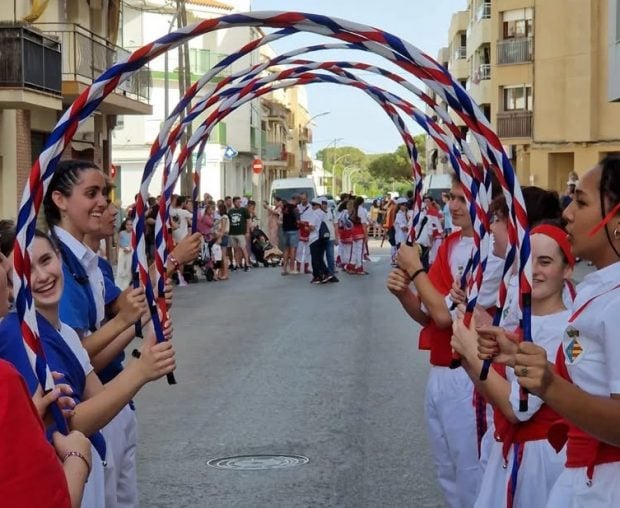 Imagen de las fiestas mayores de Sant Pere de Ribes (Wikimedia Commons)