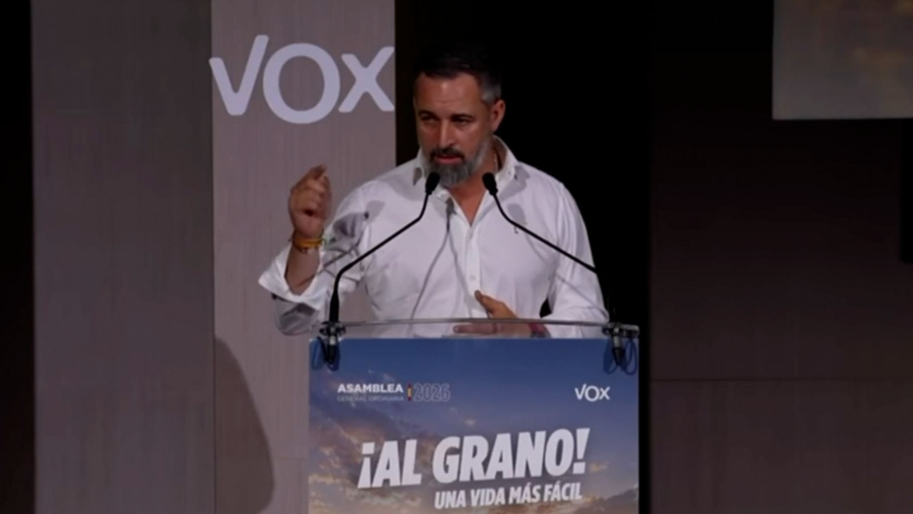 Abascal advierte que Sánchez no está acabado: Es un loco al volante que está dispuesto a cualquier cosa