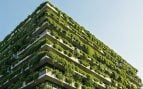 Edificio cubierto con vegetación. Foto: Freepik