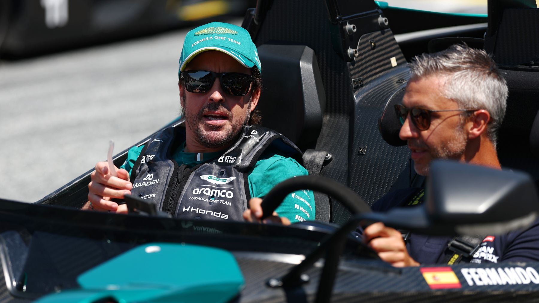 Alonso pone en su sitio a la FIA por su sanción y la permisividad con Russell: Lo mismo me meten 3 segundos