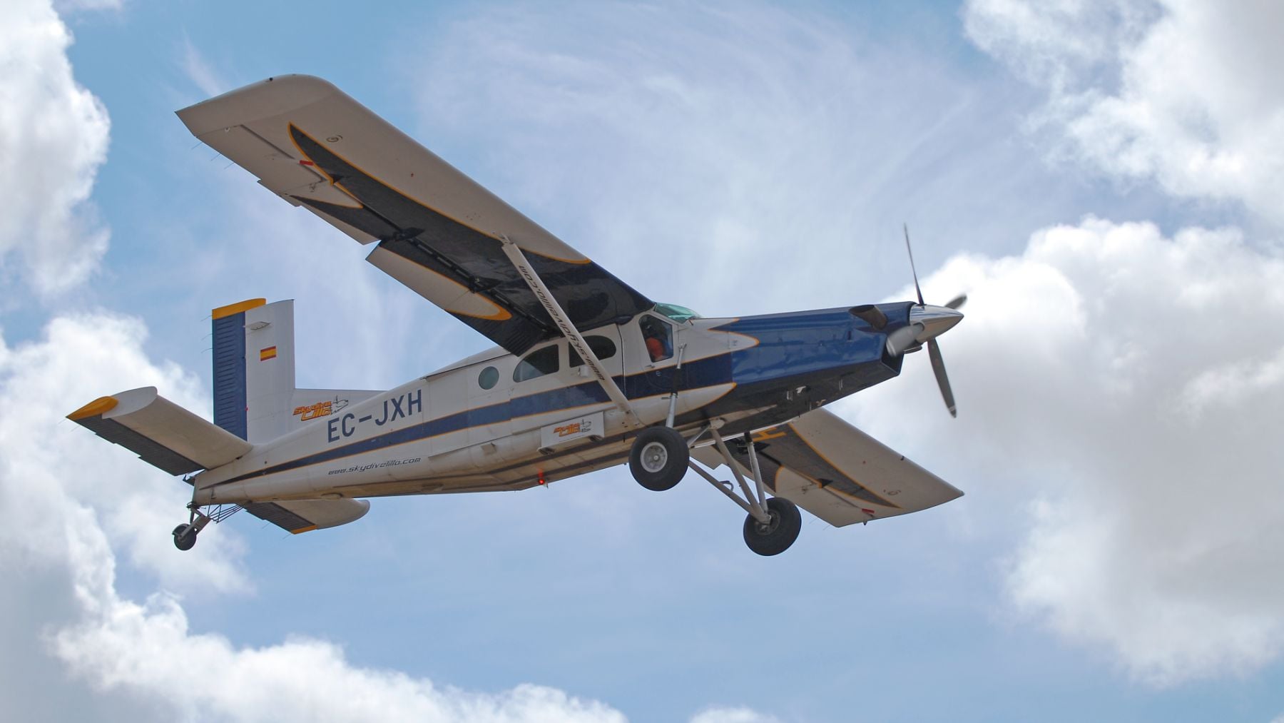 Once muertos al estrellarse una avioneta en Francia