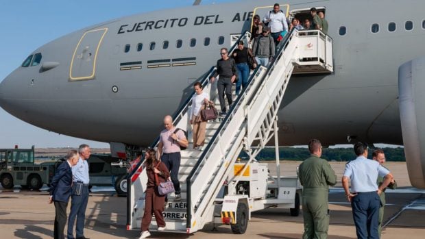 Avión en Torrejón de Ardoz con los repatriados de Venezuela