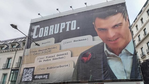 La Justicia archiva el caso de la lona de HazteOir: llamar «corrupto» a Sánchez es «crítica política»