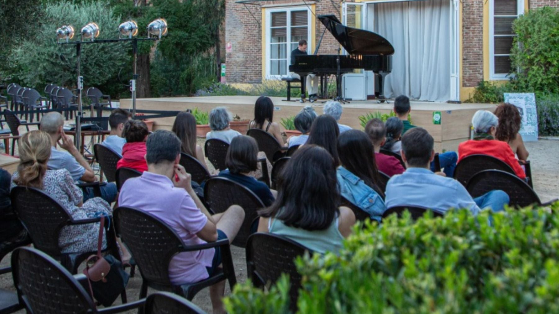 Rodeado de olivos centenarios, música clásica y un jardín secreto en pleno corazón de Madrid: llegan los conciertos del olivar