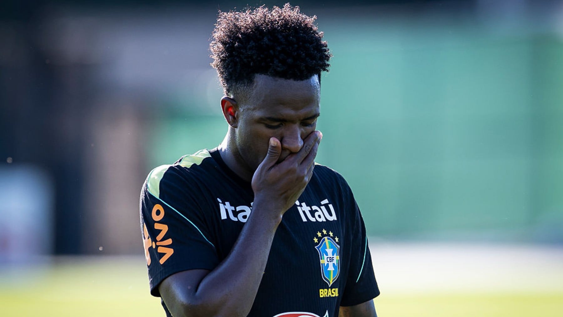 Vinicius rompe a llorar recordando a su abuela y el racismo: Quiero inspirar a los jóvenes negros