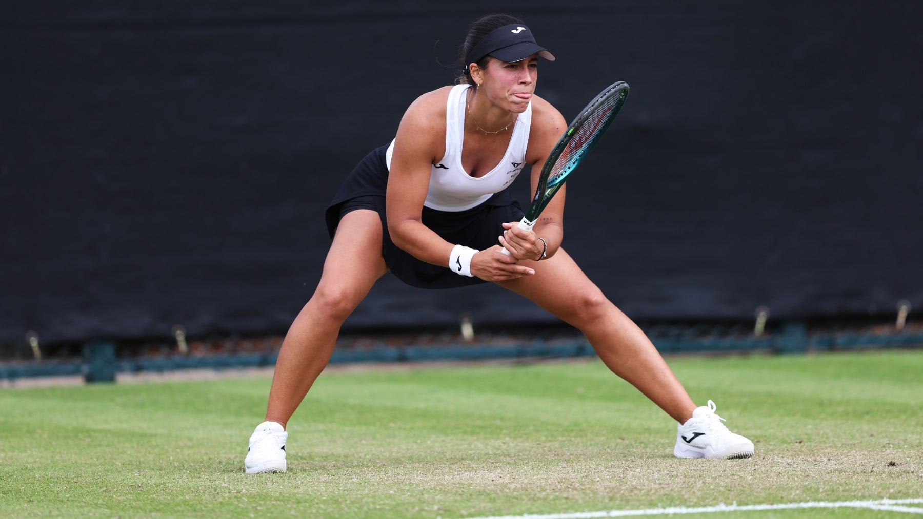 Bouzas, triunfo en Wimbledon y problema con la ropa resuelto: Pedí un top urgente y trajeron uno de hace años