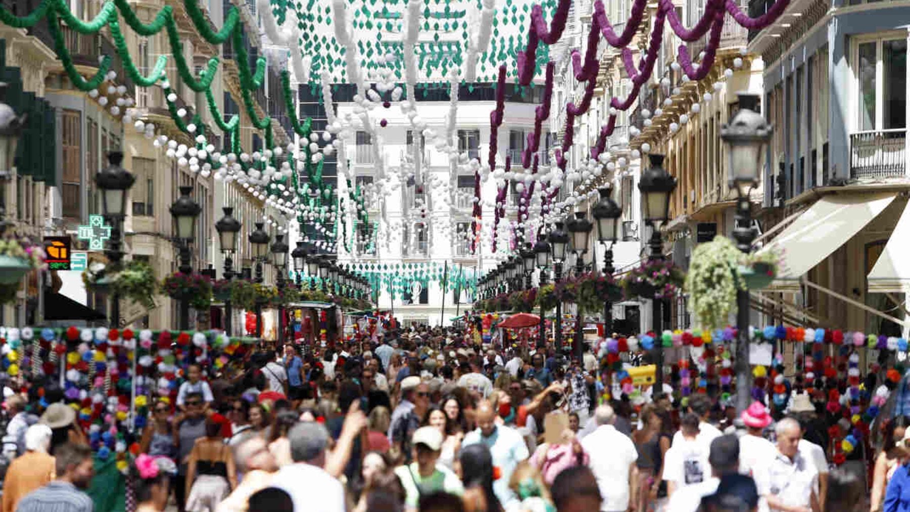 Feria de Málaga. (Foto: ÁLEX ZEA / EUROPA PRESS)