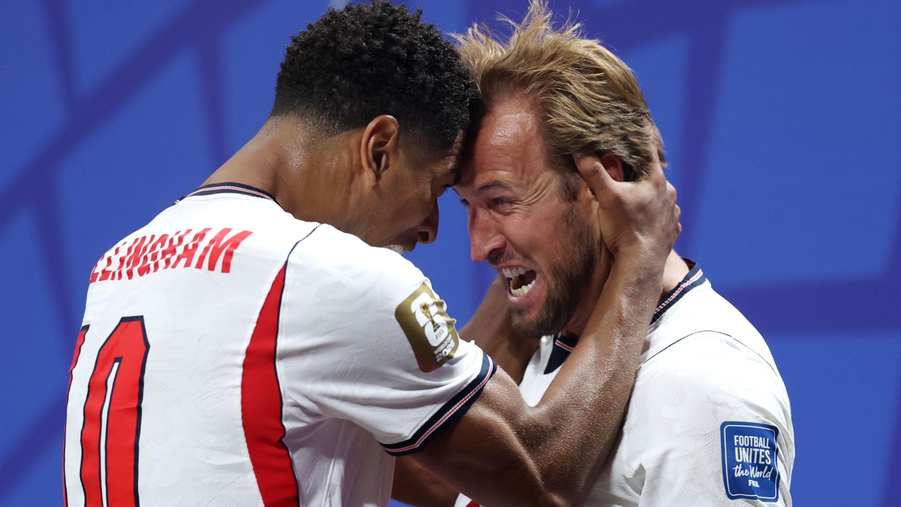 Bellingham celebra la remontada que se inventó Kane tras toparse con Mpasi