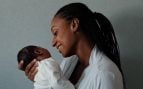 Ana Peleteiro junto a su bebé. (Foto: RRSS)