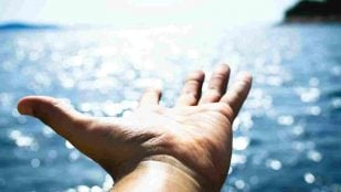 Cómo refrescarse eficazmente sin aire acondicionado ni agua: el truco de las abuelas italianas