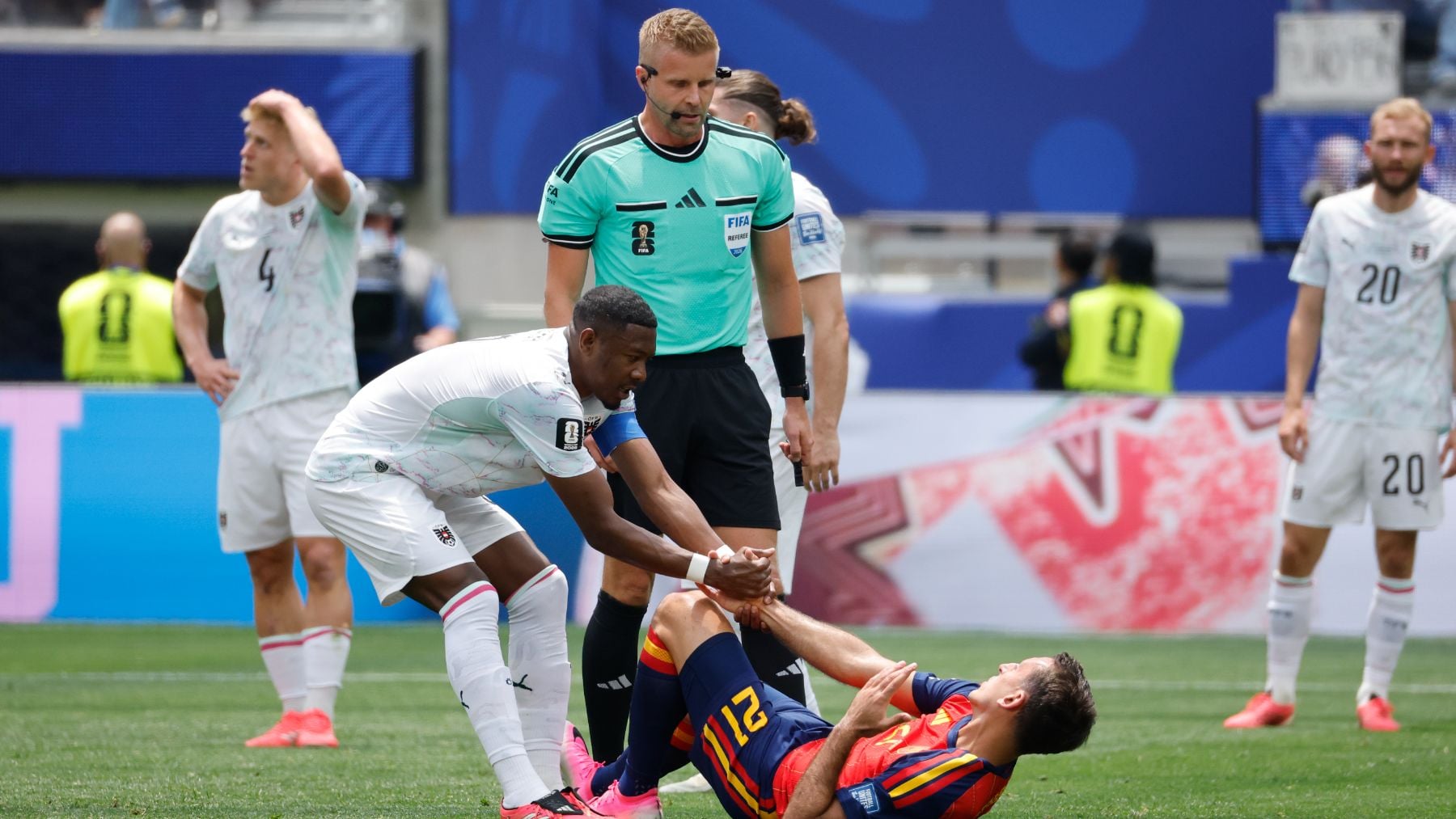 Cuánto dinero cobra Glenn Nyberg, el árbitro del partido España - Austria del Mundial