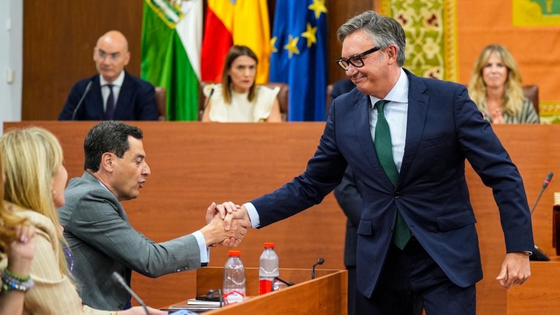 Moreno cierra con Vox un acuerdo de Gobierno de coalición y será investido presidente esta misma tarde