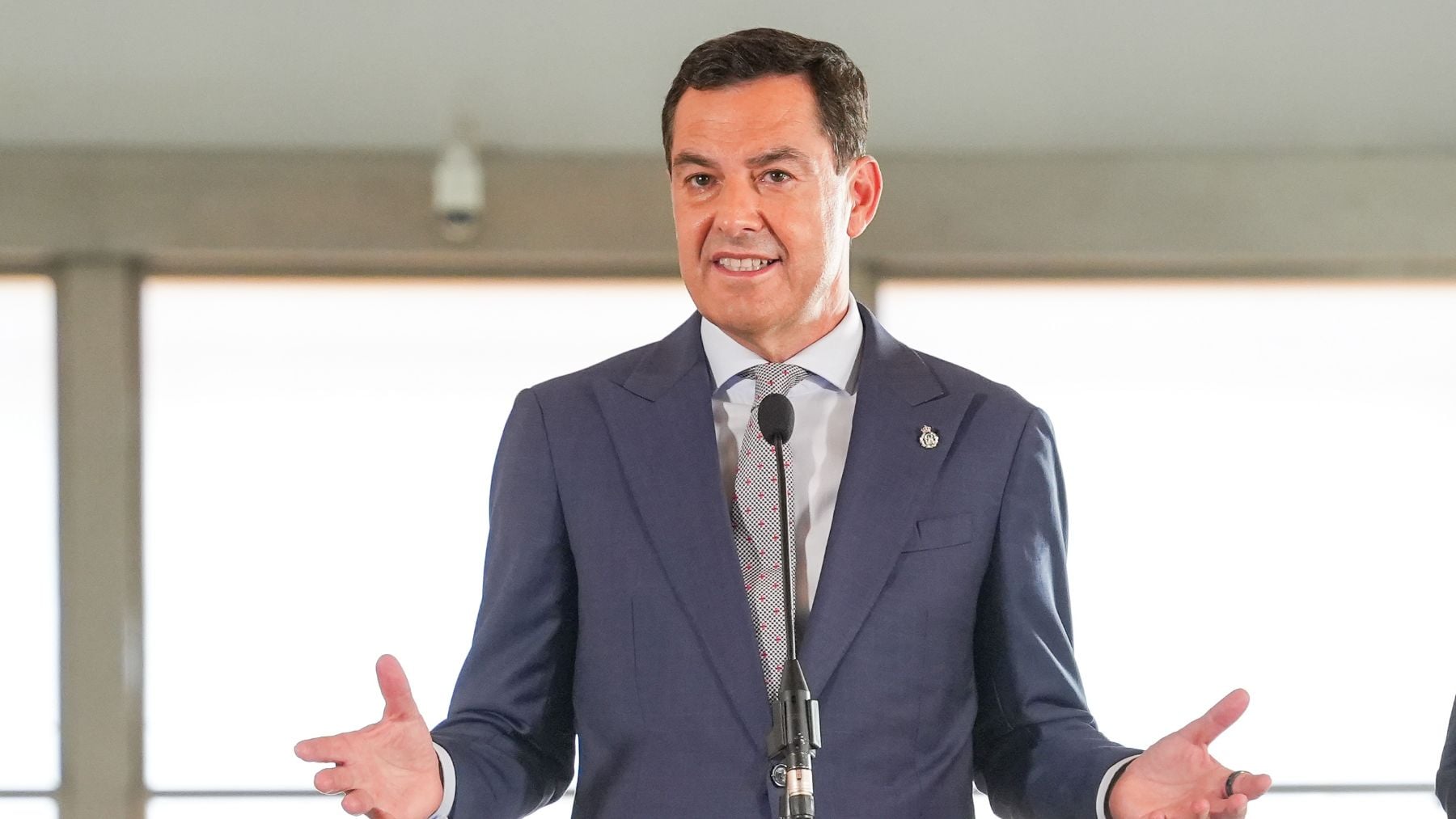Juanma Moreno, investido presidente con el mayor respaldo parlamentario de la historia de Andalucía