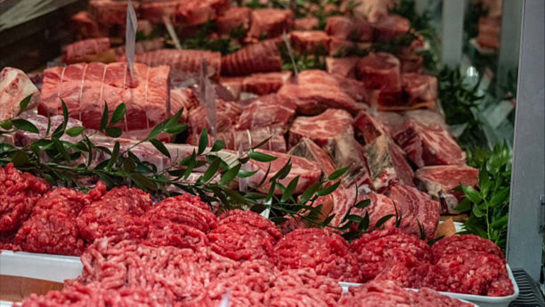 Los carniceros expertos jamás compran estos 5 tipos de carne en el supermercado y desde entonces no he vuelto a echarlas a la cesta de la compra
