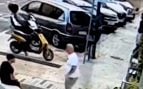 Dos jóvenes propinan una tremenda paliza a un turista en plena calle en Benidorm para robarle