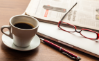 Café y periódico