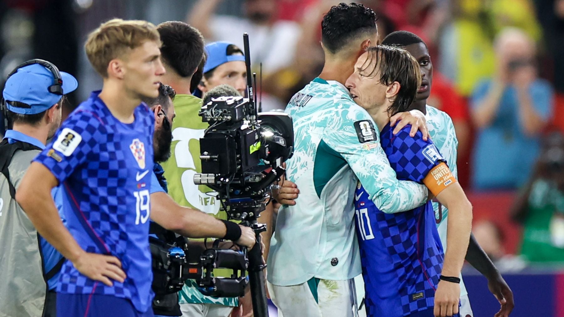 El emotivo abrazo entre Cristiano y Modric que es historia del fútbol: Espero que no se retire