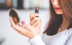 Los expertos en maquillaje lo tienen claro: lo que funciona y lo que no a partir de los 60 años y que muy pocas mujeres aplican