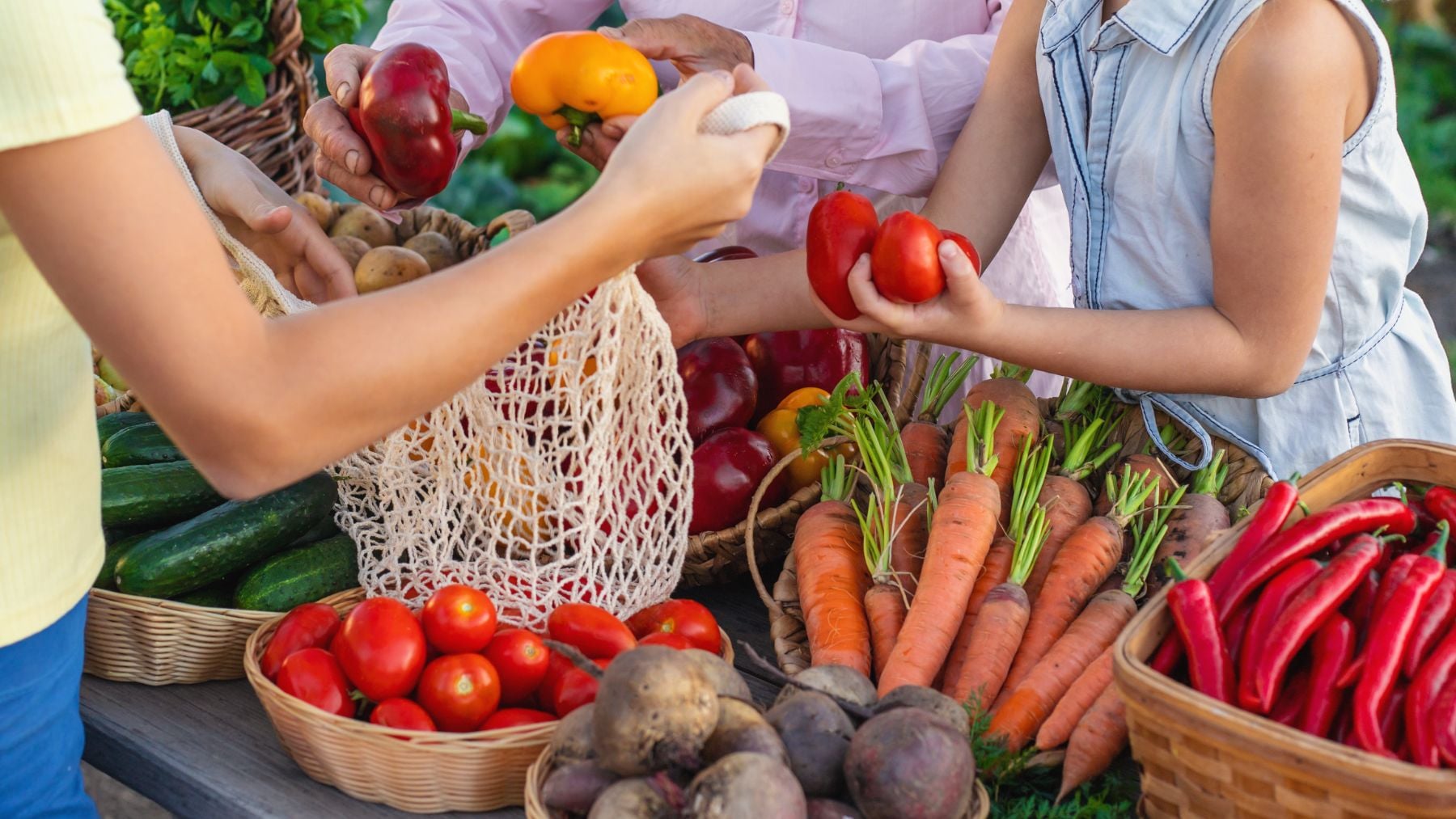 Cada vez más consumidores muestran interés por los alimentos ecológicos.