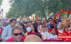 El PSOE lleva a la hermana de Gertrudis, la secretaria de Zapatero, a la primera fila de la marcha del Orgullo junto a Óscar López