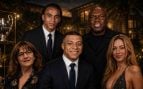 Mbappé junto a varios miembros de su familia y Ester Expósito. (Foto: Real Madrid | COOL)