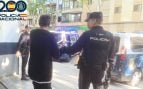 Un mauritano fuera de sí agrede a puñetazos y sin mediar palabra a varios viandantes en Palma