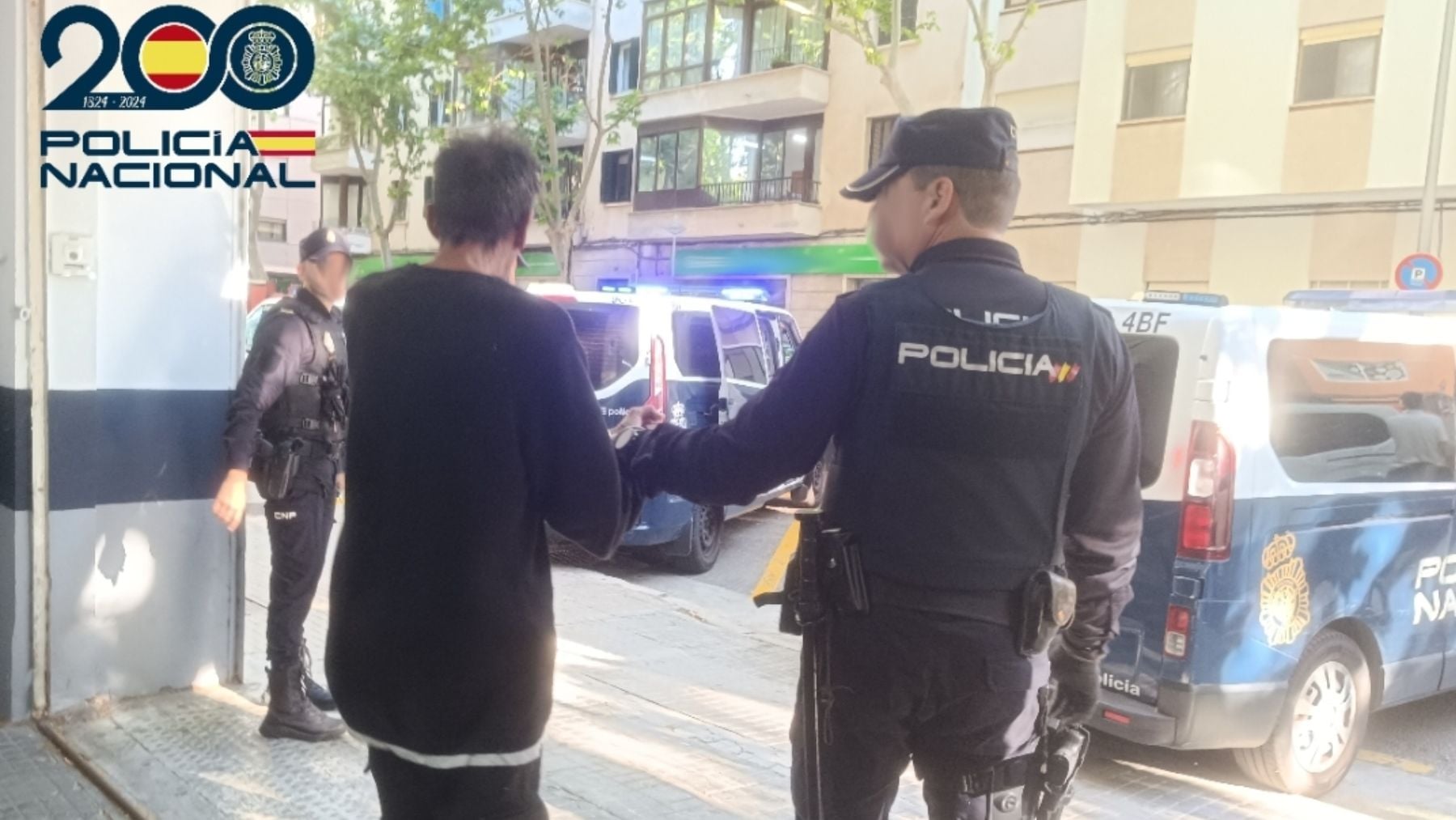 Un mauritano fuera de sí agrede a puñetazos y sin mediar palabra a varios viandantes en Palma
