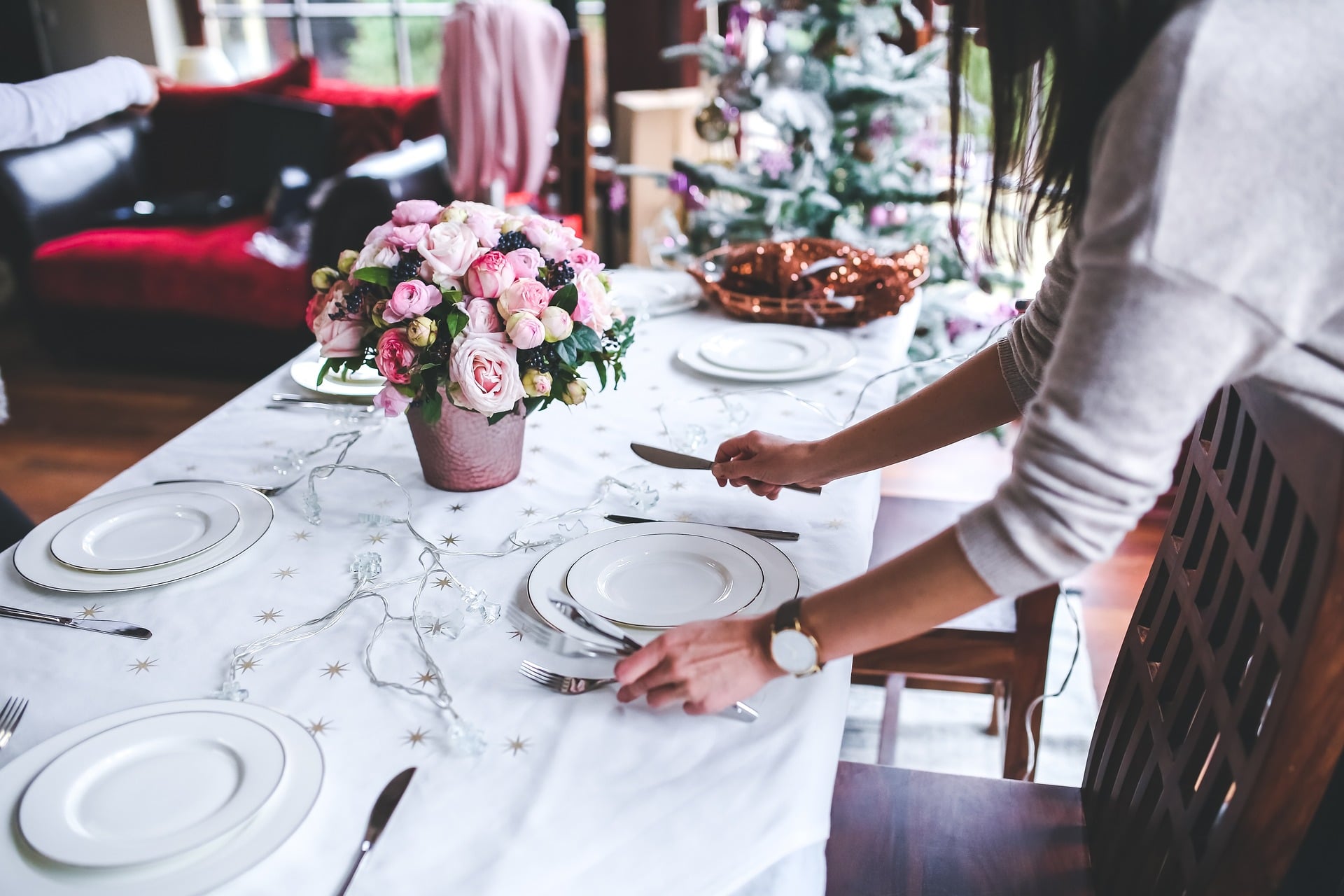 La psicología dice que las personas que recogen la mesa justo después de comer no es sólo por limpieza, sino por su alta sensibilidad a estímulos visuales