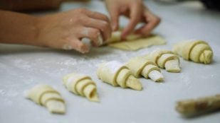 La aquafaba permite crear una grasa sólida saludable para fabricar nuevos alimentos. / Foto: IATA-CSIC