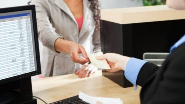 trabajadora banco Mallorca sucursal robo dinero clientes cuentas