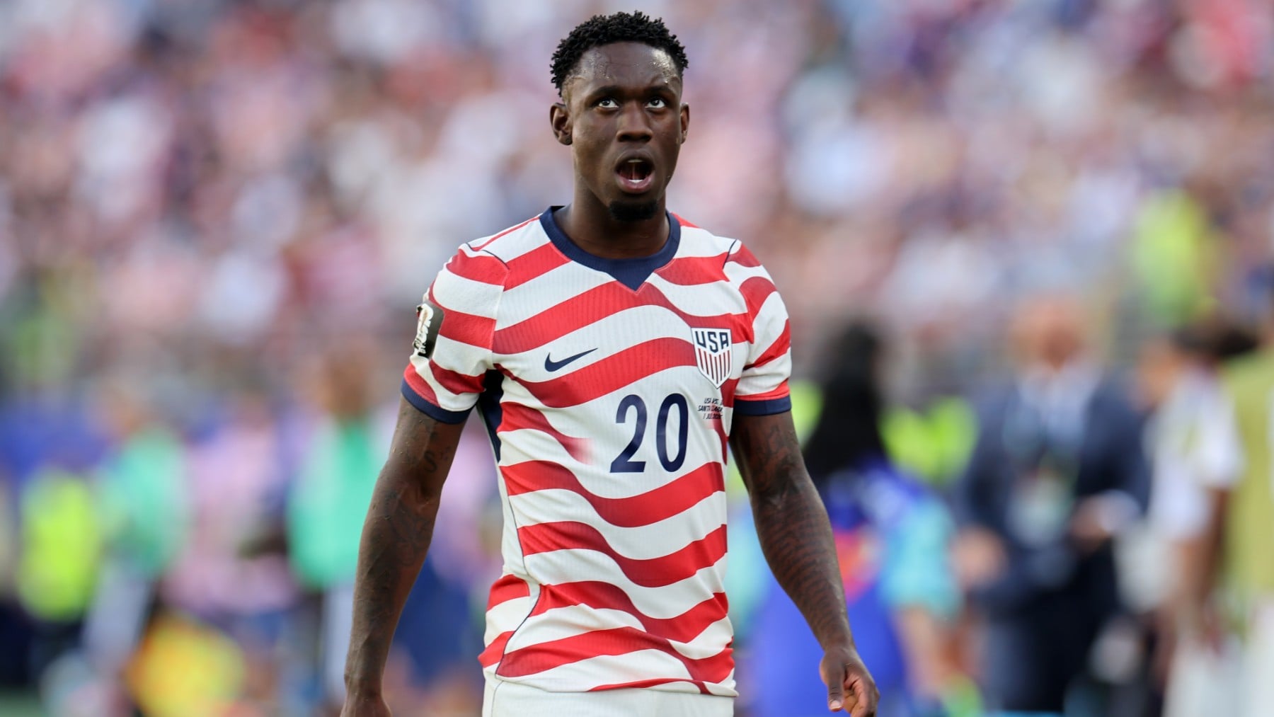 La FIFA quita una roja a la estrella de Estados Unidos, podrá jugar los octavos y Trump lo celebra: ¡Gracias!