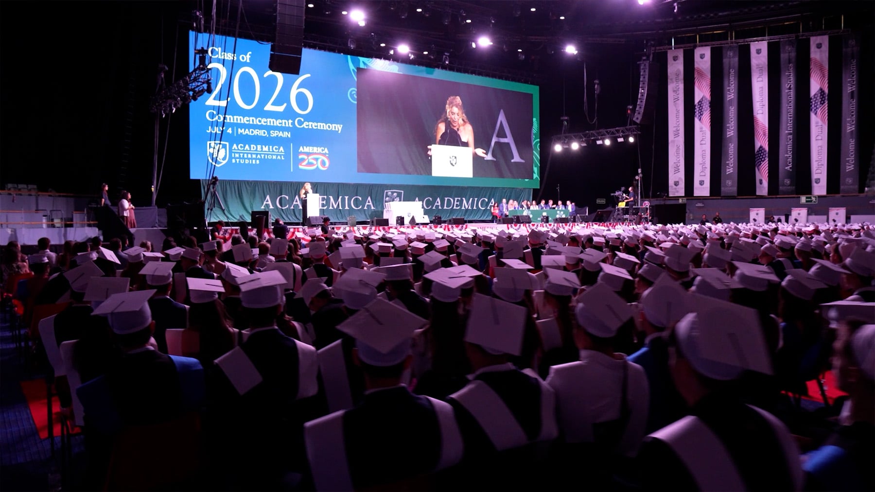 Academica gradúa a 5.000 alumnos del Diploma Dual 2026 en una emotiva ceremonia internacional