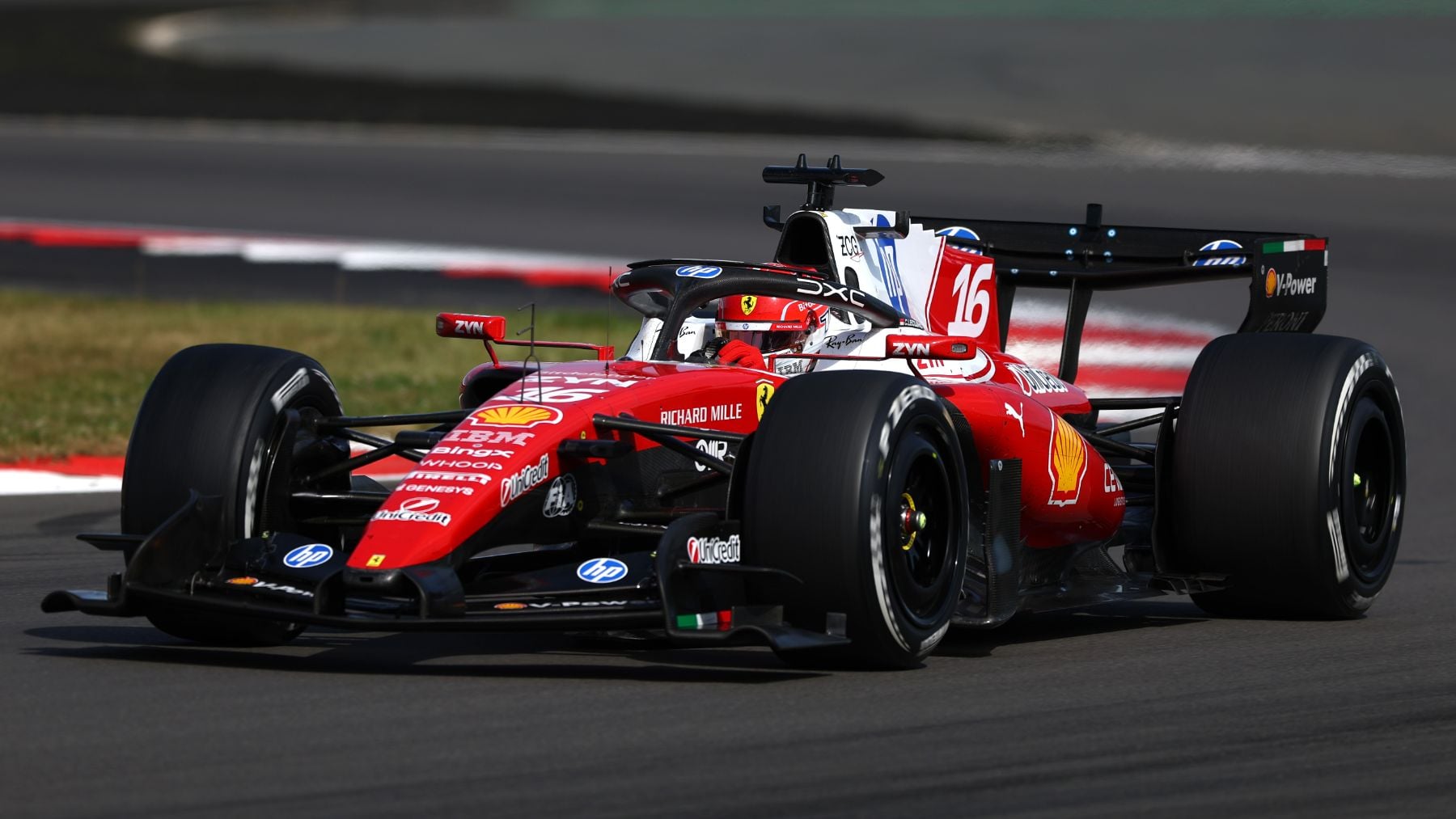 Leclerc por fin encuentra la suerte y gana en Silverstone con Sainz decimotercero y Alonso decimoctavo