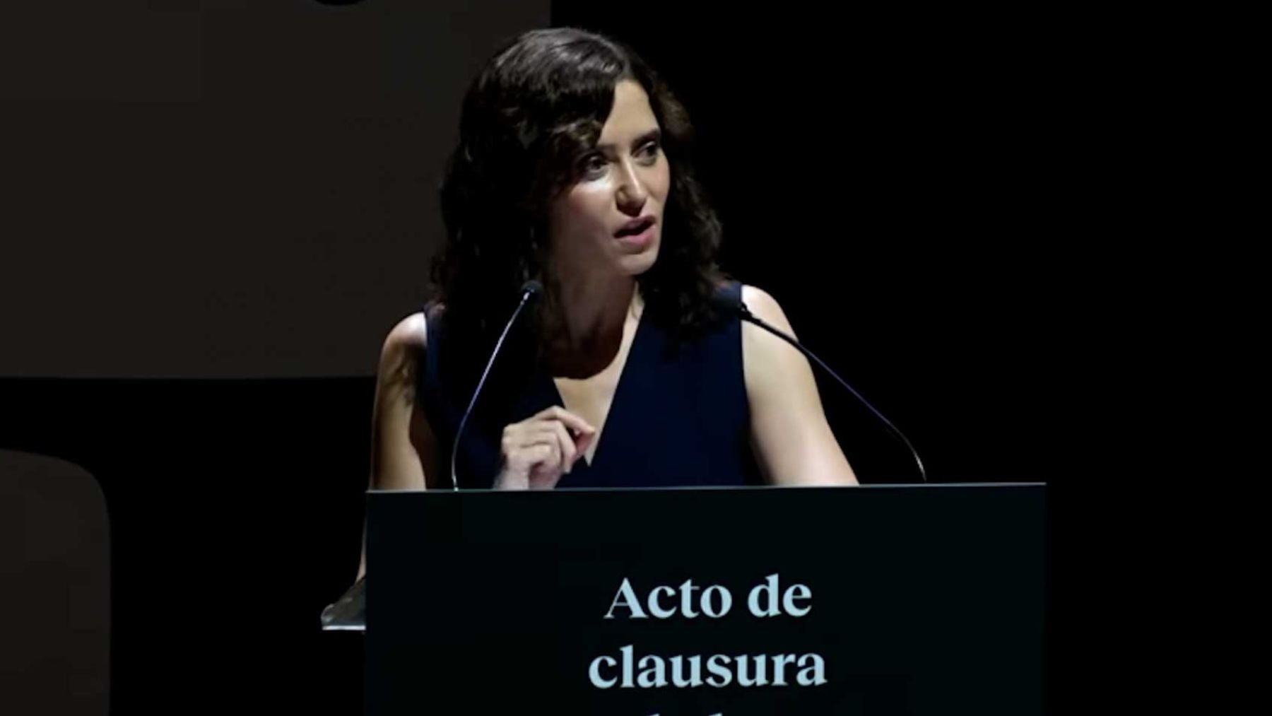 Ayuso avisa que Sánchez ha metido a España en una senda desconocida en la que peligra la convivencia