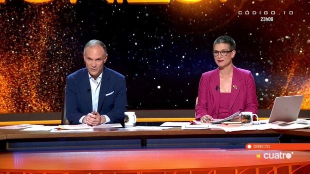 Paco Pérez Caballero junto a Beatriz Talegón al frente de Horizonte (Mediaset).
