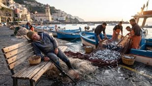Pescadores en el puerto