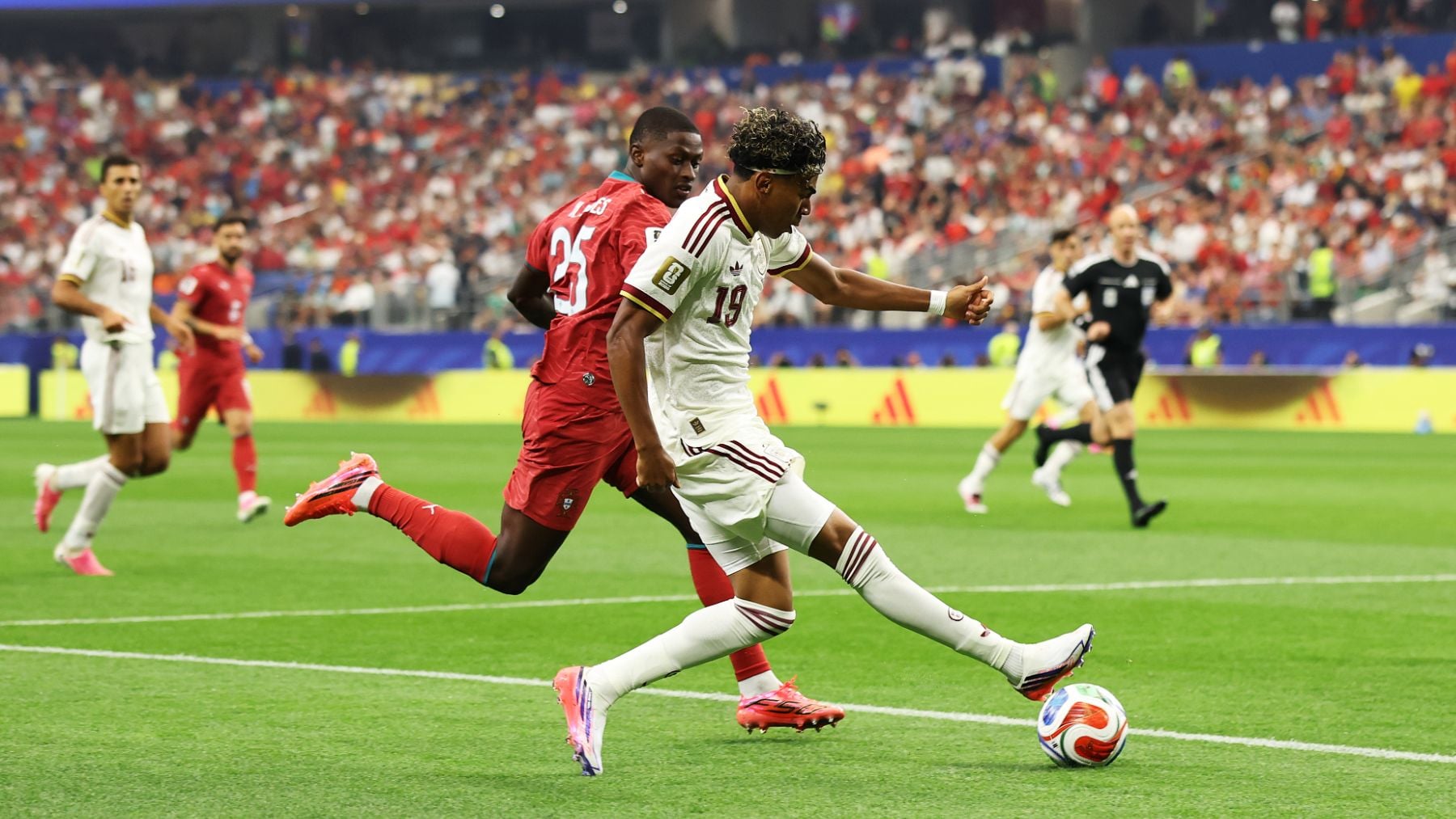 Portugal vs España en directo: cómo va, alineaciones, posiciones, estadísticas y dónde ver el partido de octavos de final hoy en vivo online