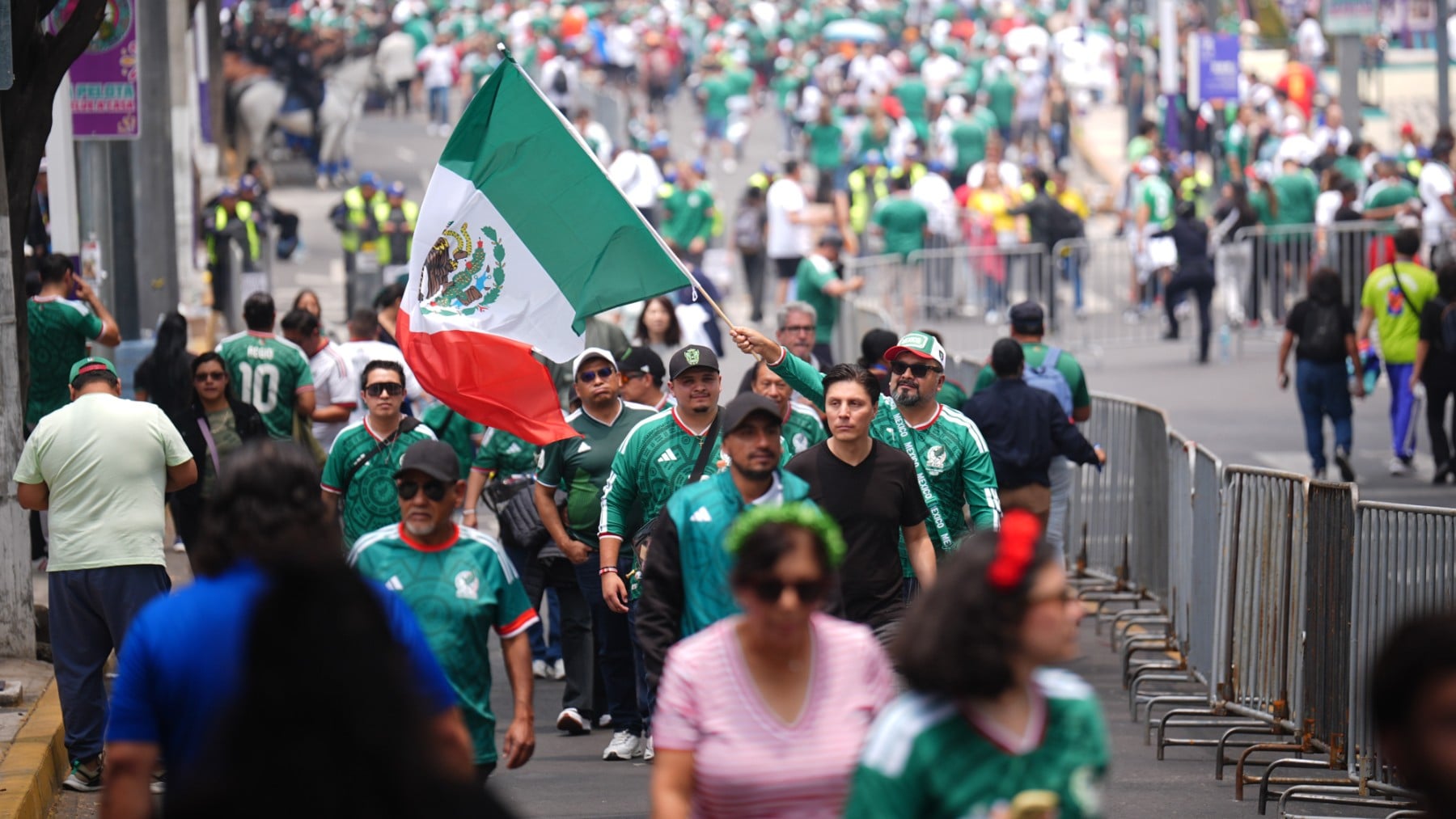 Cuatro heridos graves en un tiroteo en Los Ángeles tras el México-Inglaterra del Mundial