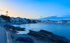 Parece Grecia, pero es un municipio catalán: la ciudad más bonita de Gerona, repleta de calas cristalinas y con una gastronomía de lujo