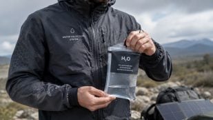 Chaqueta de EE.UU. que recolecta agua, chaqueta con energía solar, chaqueta logra agua potable.