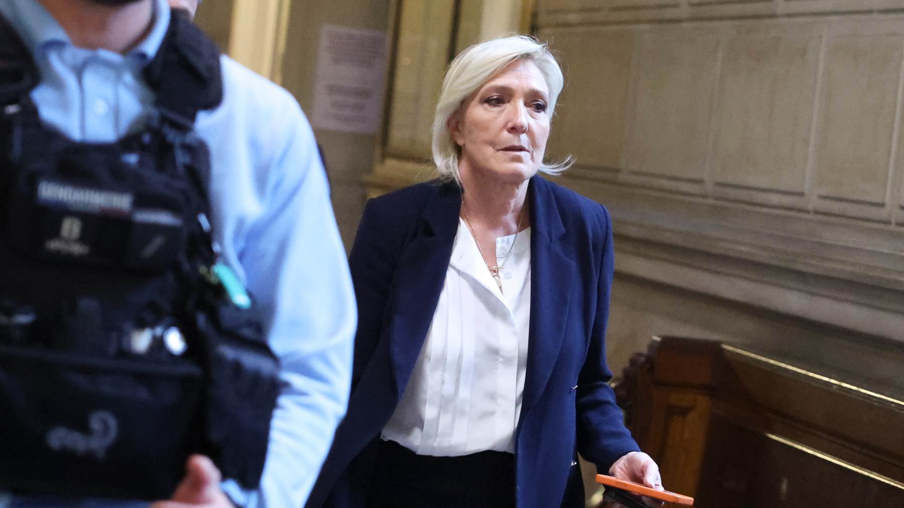 Le Pen podrá ser candidata a las elecciones con brazalete electrónico tras ver rebajada su condena por malversación
