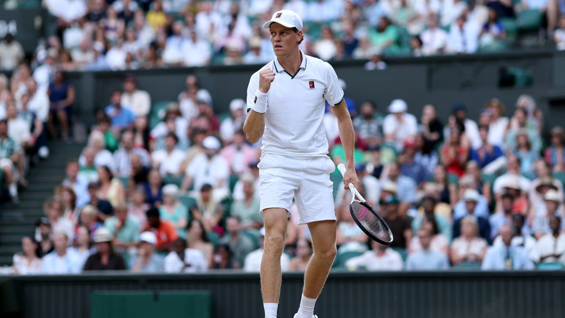 Sinner afina en Wimbledon y consigue un récord de otro siglo